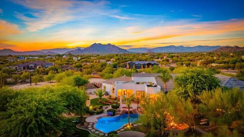 Pinnacle Peak House | Scottsdale Oasis Resort - Pool Hot Tub & Pickleball