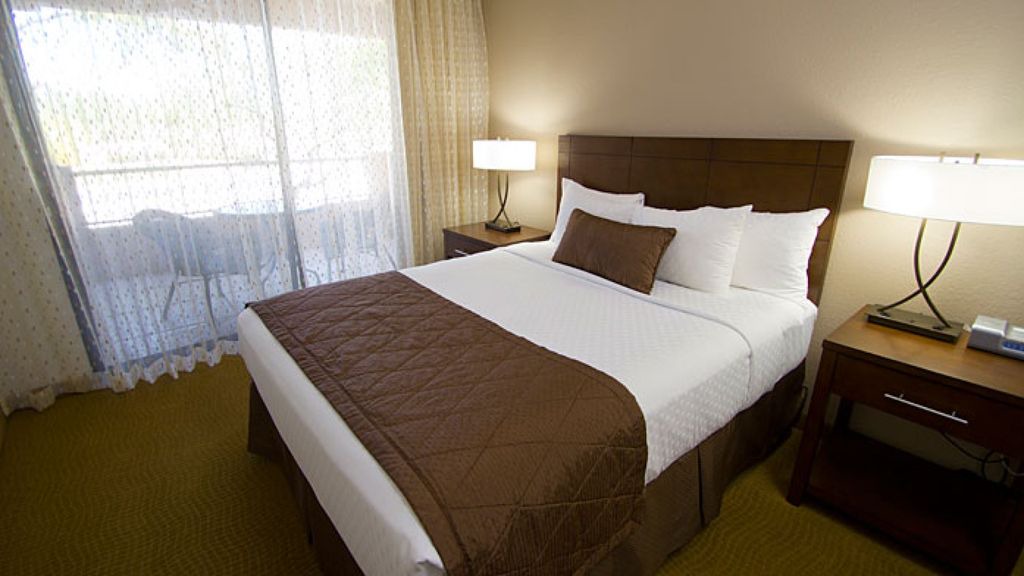 Scottsdale Links Apartment | Scottsdale TPC Golf 3BR Condo at the Links Resort Gated Community sleeps 10