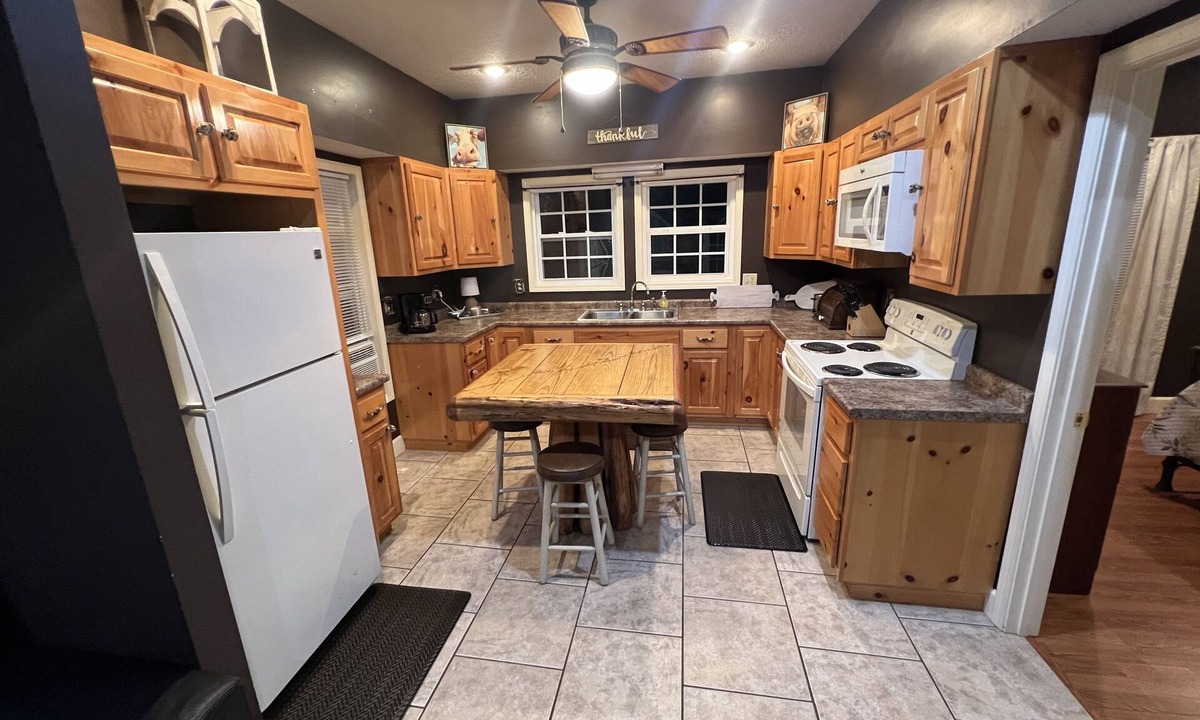 Norristown Cabin | Secluded Riverfront Cabin