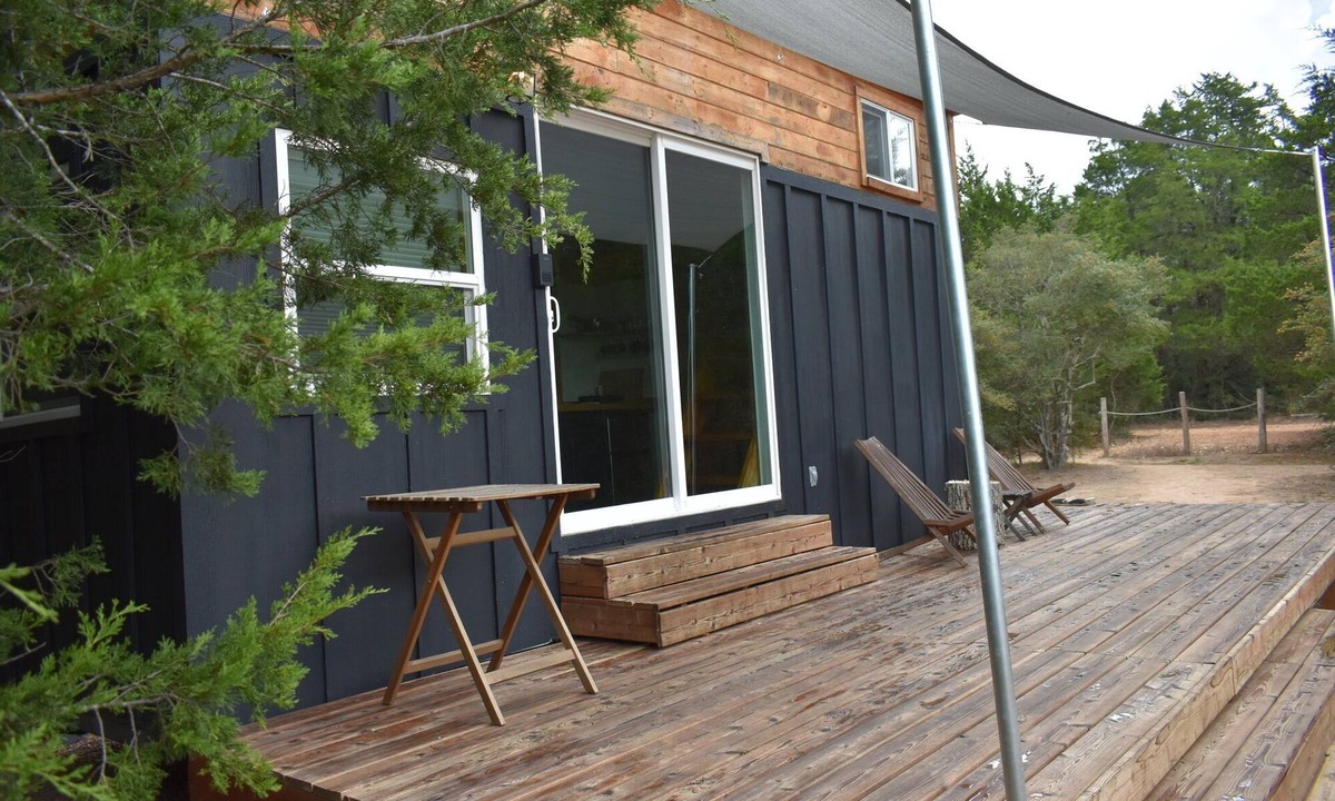 Paige Cabin | Secluded Tiny Home, firepit stargaze hike pond