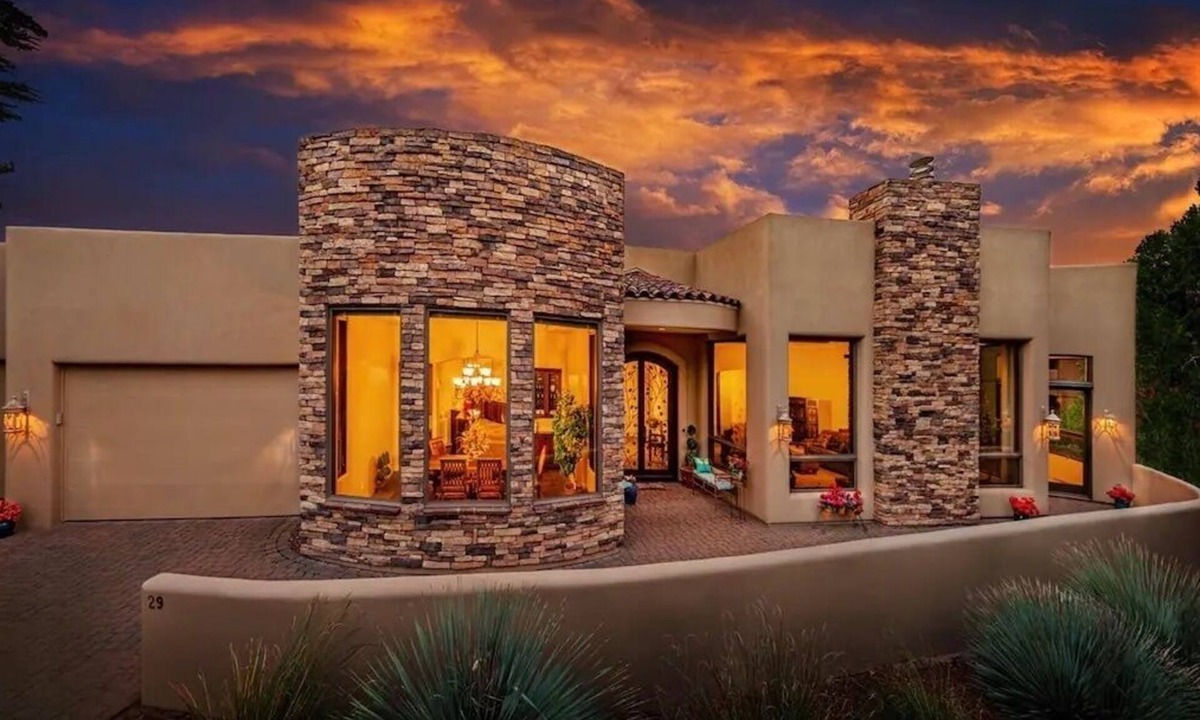 Oak Creek House | Sedona Luxury Retreat: Spacious 4BR home in Village of Oak Creek with stunning red rock views.