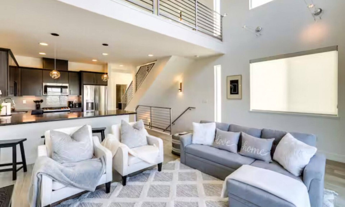 Old Southwest House | Spacious 2-bedroom with Loft townhome in charming Reno with all the amenities
