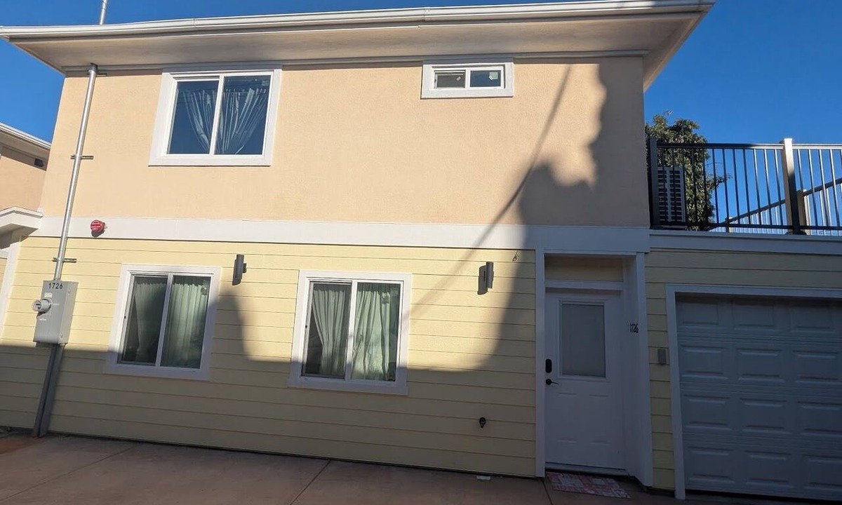 Alhambra House | Spacious 3-bedroom house in Beautiful Alhambra