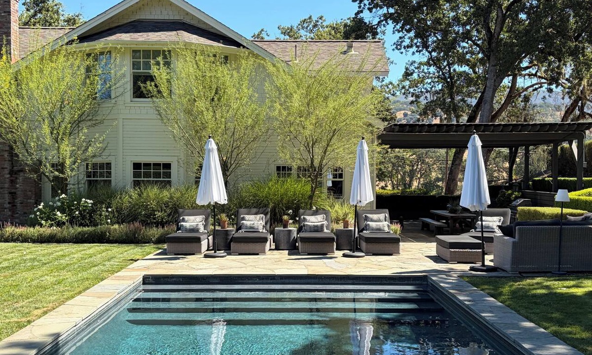 California Wine Country House | Spacious 4-bedroom farmhouse with private pool & vineyard views in Hopland