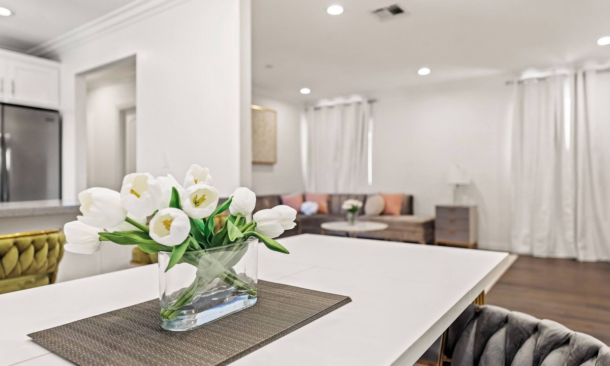 Los Angeles House | Spacious 4-bedroom townhome in beautiful Los Angeles with private parking
