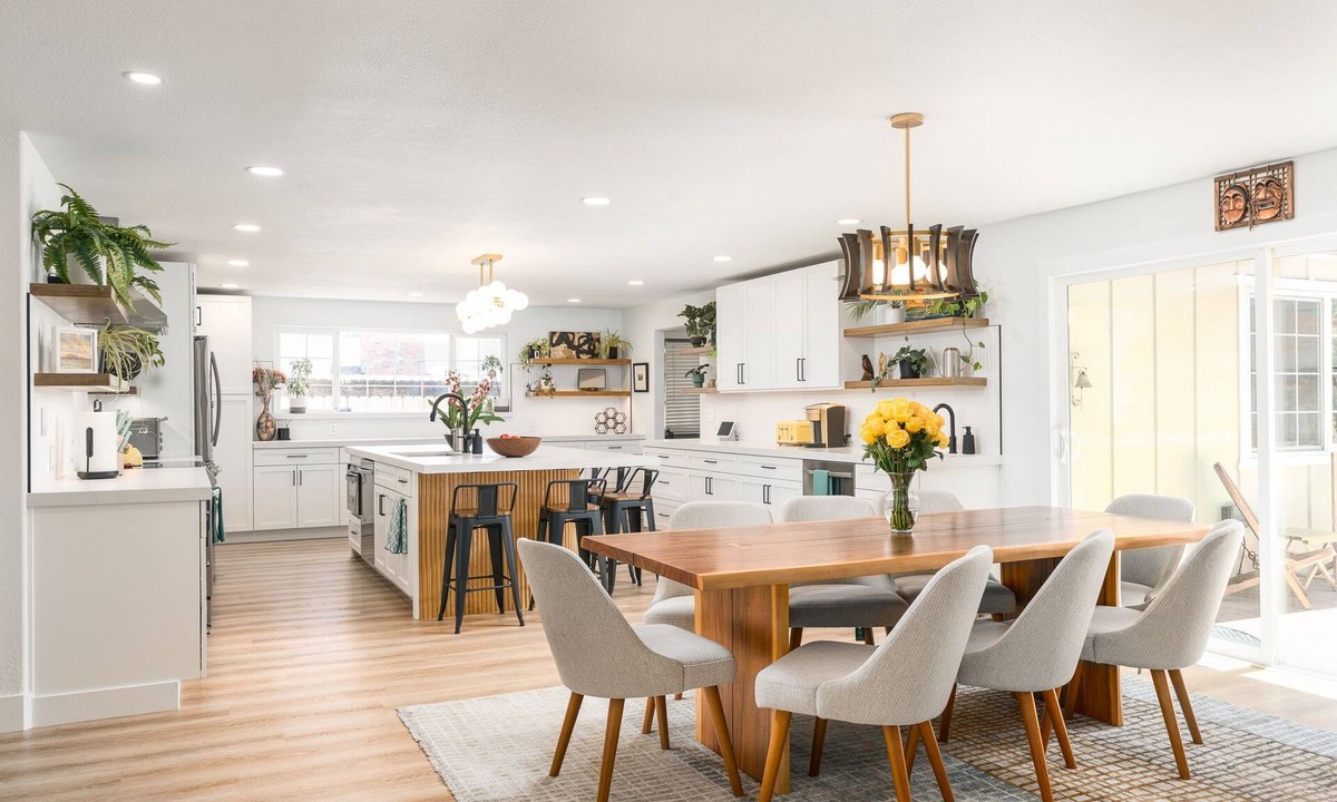 Reno House | Spacious 4BR Home w/Private Gym + Backyard Dining