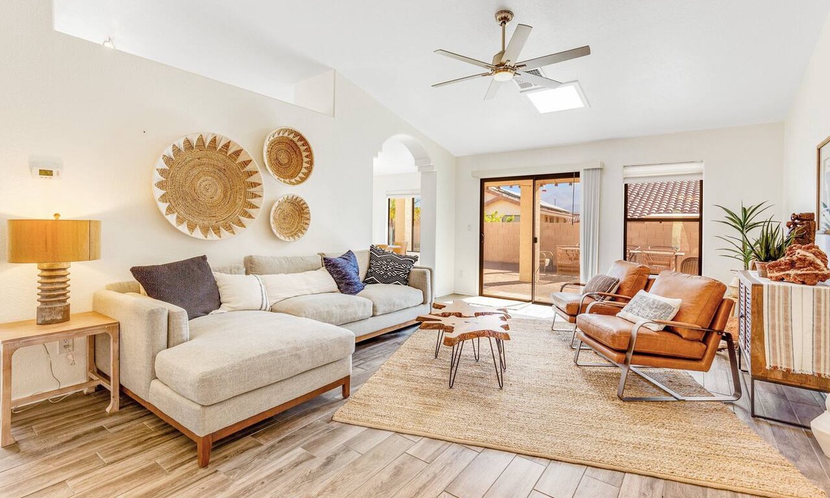 Oro Valley House | Spacious home with mountain views, grill, central air-conditioning, & free WiFi