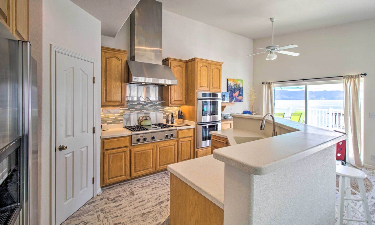 North Lakeport House | Spacious Lakeport Home w/Dock & Mtn Views!