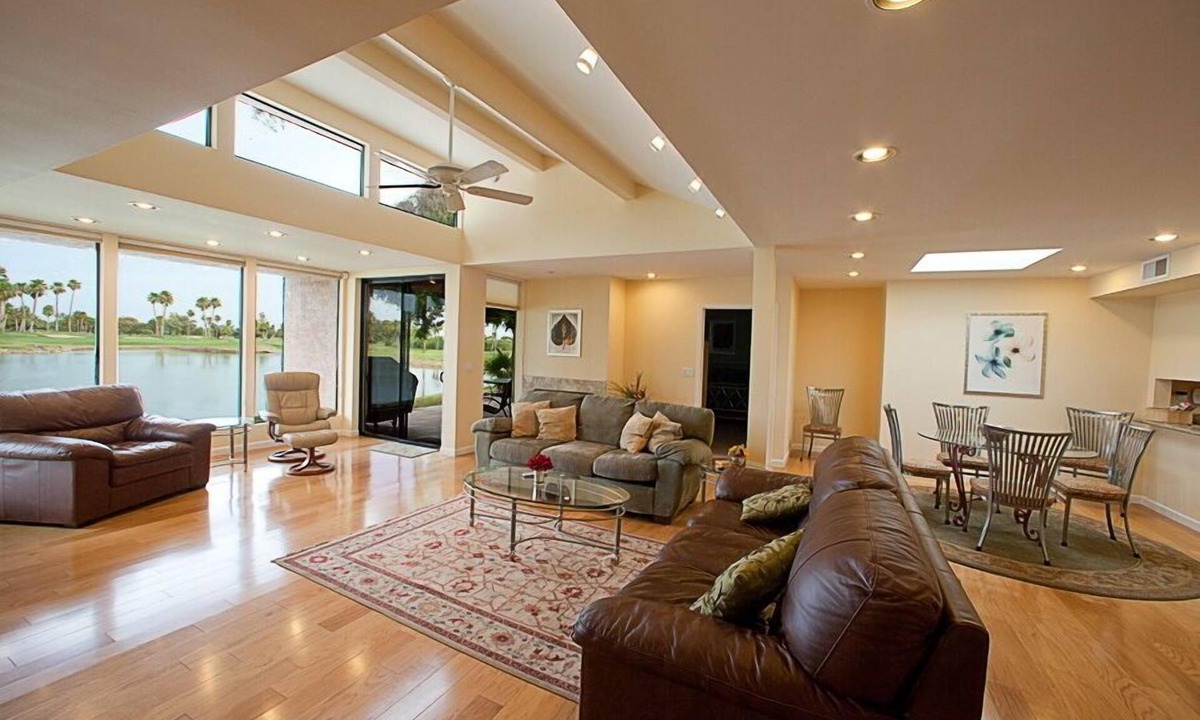 South Scottsdale House | Spacious, lovely home with spectacular waterfront View Of McCormick Golf Course