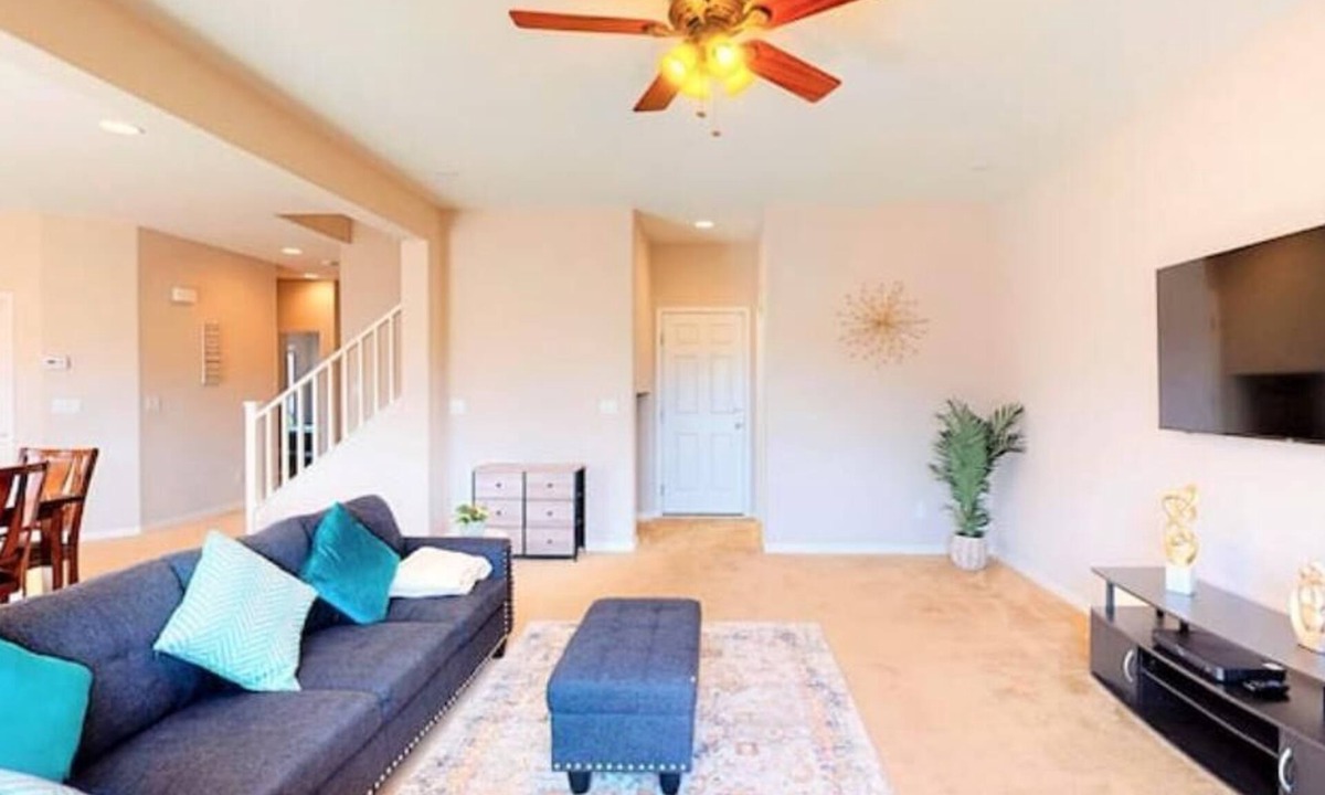 Sovana House | Spacious & Peaceful Home in Gated Community with Sparkling Pool