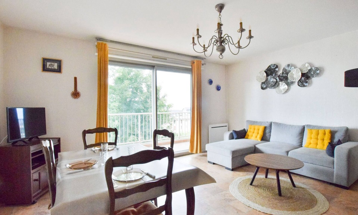 Evian-les-Bains Apartment | Spacious refurbished apartment with balcony and garage, near city center