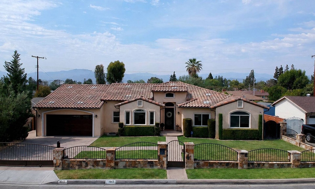 Walnut Valley House | Spacious Single-Level Pool House Newly Remodeled Convenient Located 2,100 sqft+