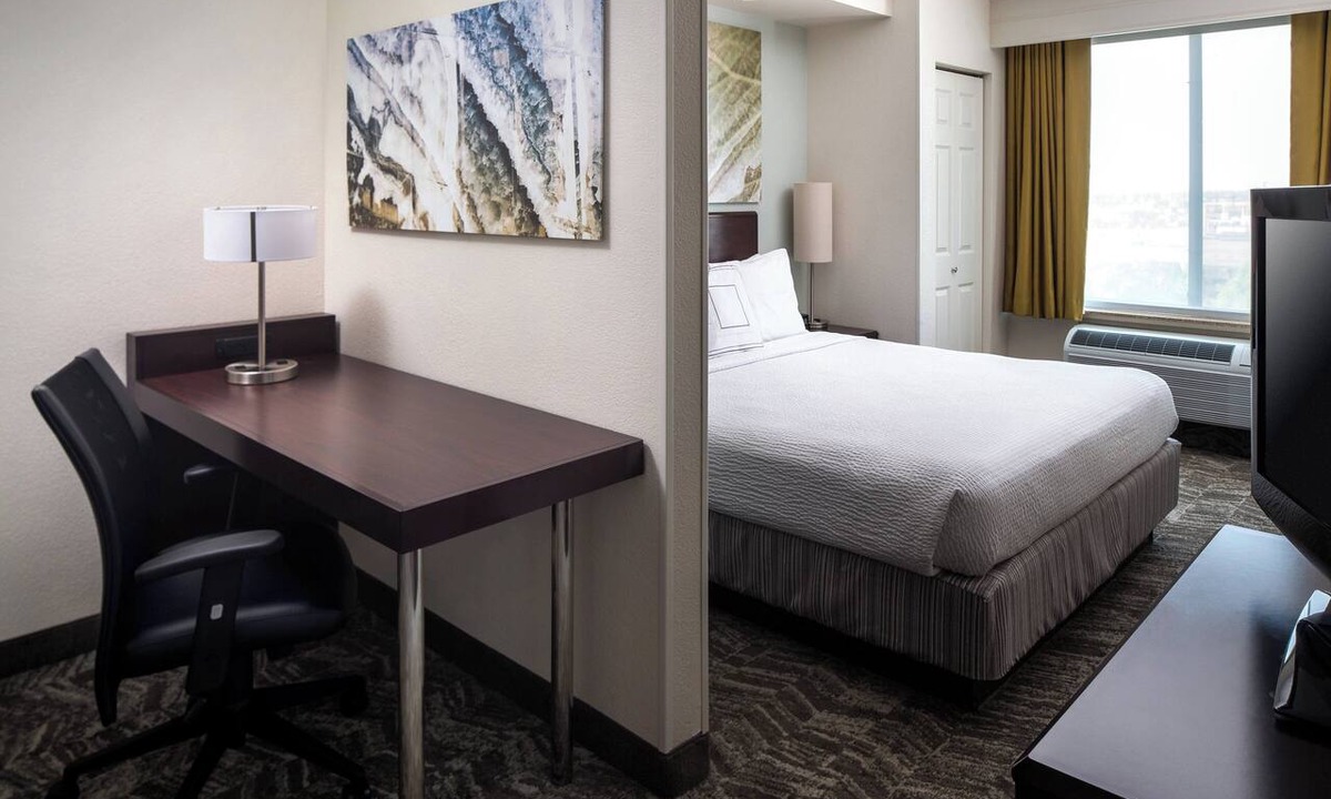 Bakersfield Hotel | SpringHill Suites by Marriott Bakersfield