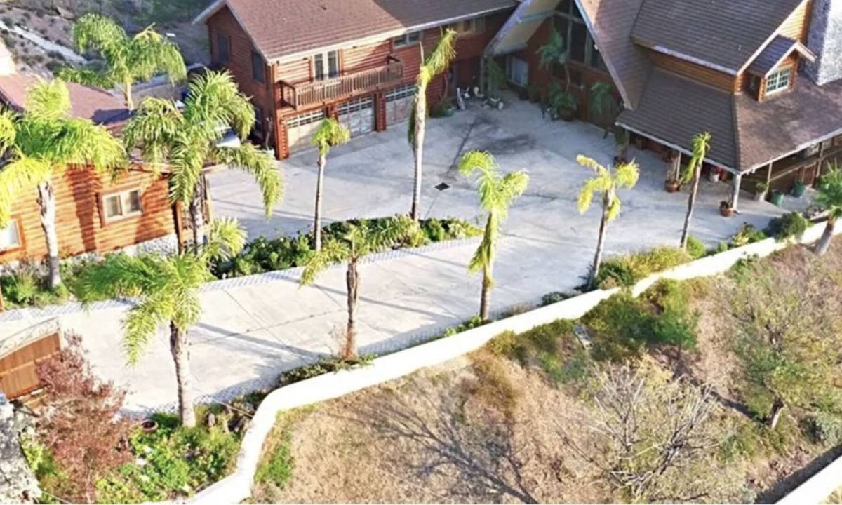 Malibu Resort | Stargate Music Production Studio & Outdoor Stage Entertainment - Malibu