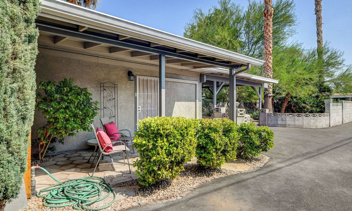 Las Vegas Apartment | Studio Bungalow.Long Term Stays