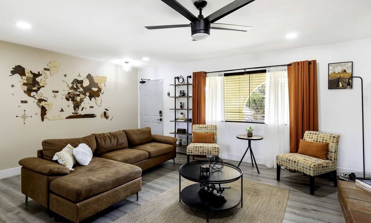 Yucca Valley Cottage | Stunning Cottage with Hot-tub and Fireplace in Yucca Valley, California