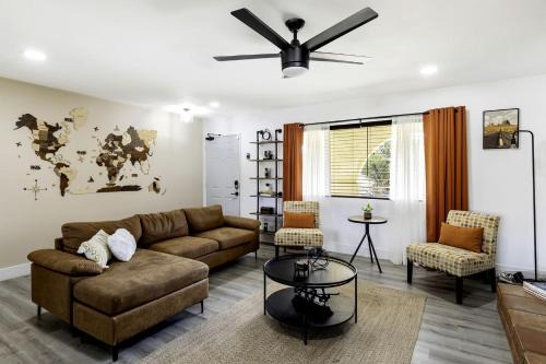 Yucca Valley House | Stunning Cottage with Hot-tub and Fireplace in Yucca Valley, California