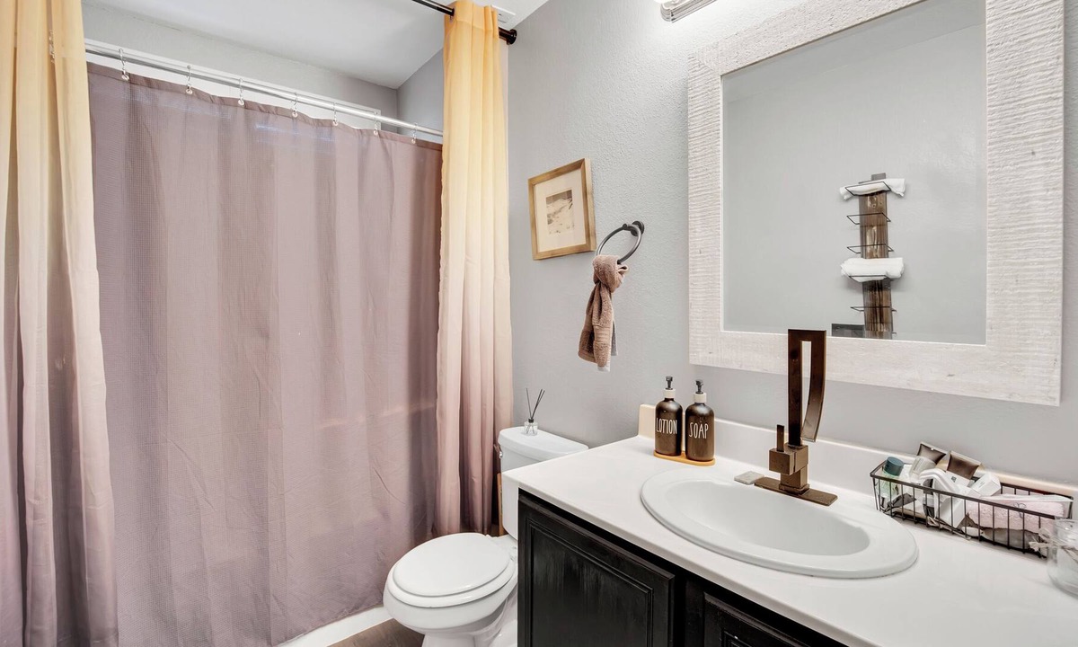 Bard Bed & Breakfast | Stunning Home w/Backyard Oasis with Pool, 10 min from Las Vegas Strip