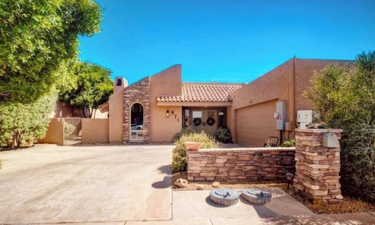Litchfield Park House | Stunning One of a kind 3-bedroom house with AC in fantastic Litchfield Park.