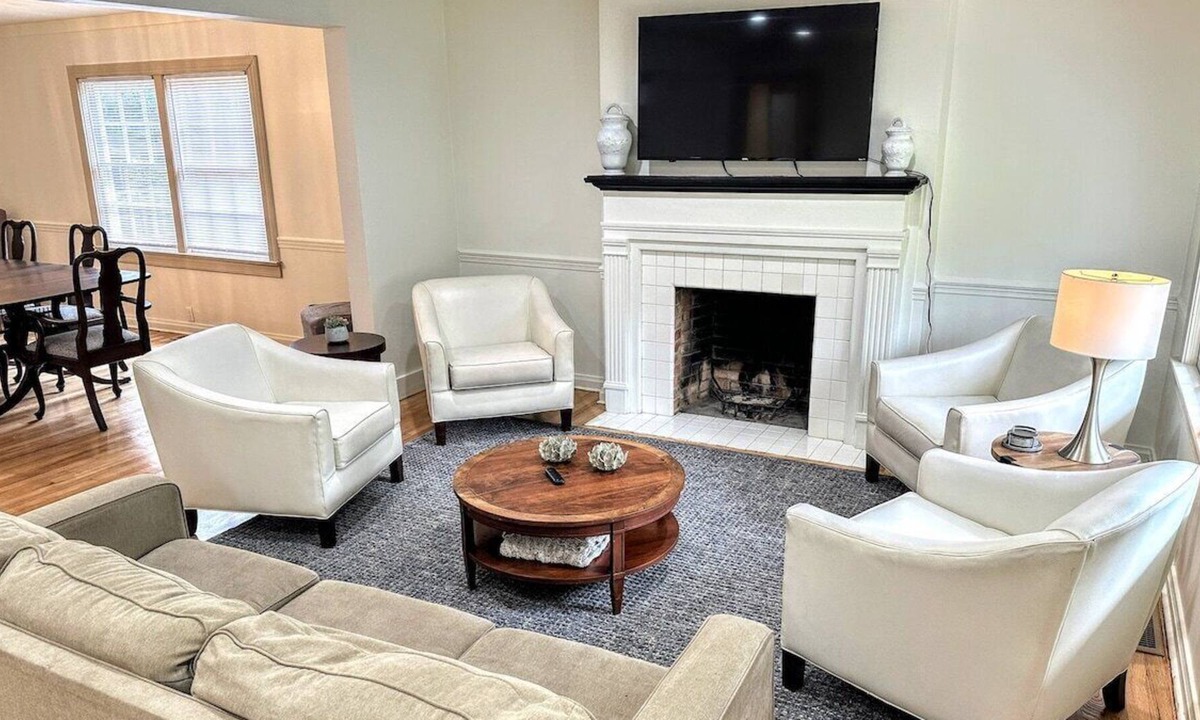 Dothan House | Stunning & Spacious 4BR Home