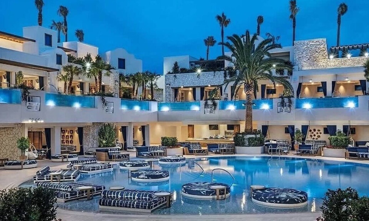 Las Vegas Apartment | Stunning Views Palms Studio 27303