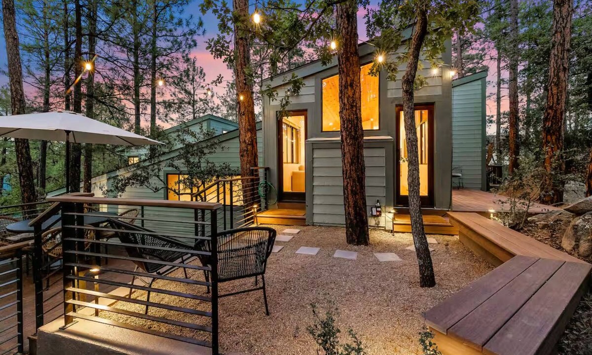 Timber Ridge Cabin | Stunning Woodside Cabin Luxe Prescott Treehouse 10 guests 4 Bed 3 Bath
