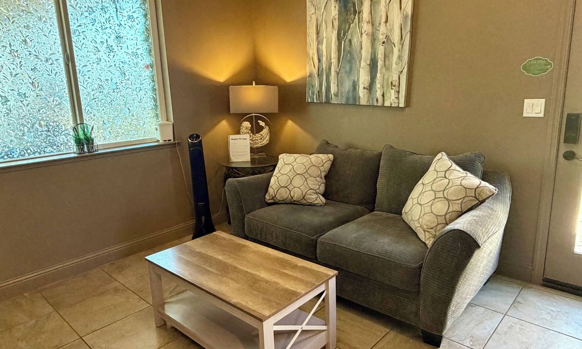 Clovis Apartment | Suite #1 Full Private Apartment - Newly Renovated