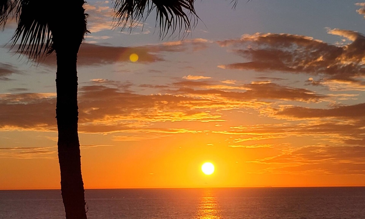 Townsite House | Sunsets and Ocean Views in Perfect Family Getaway