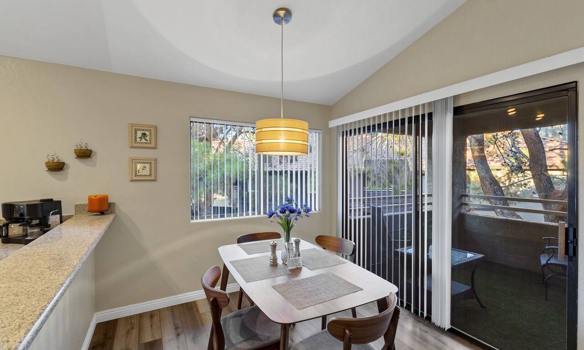 Spring Valley Apartment | Superhost 5 Star ⭐ Service Spacious 2 Bedrooms