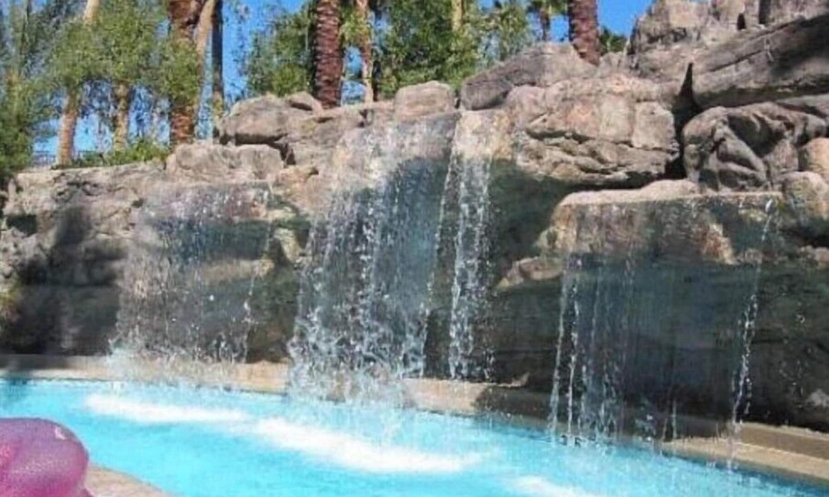 Enterprise Condo | Tahiti Village 1BR Condo