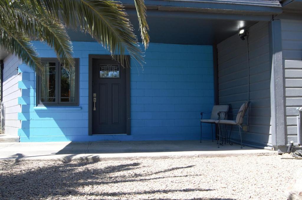 Townsite House | Take it back to simple times with this Retro Retreat!