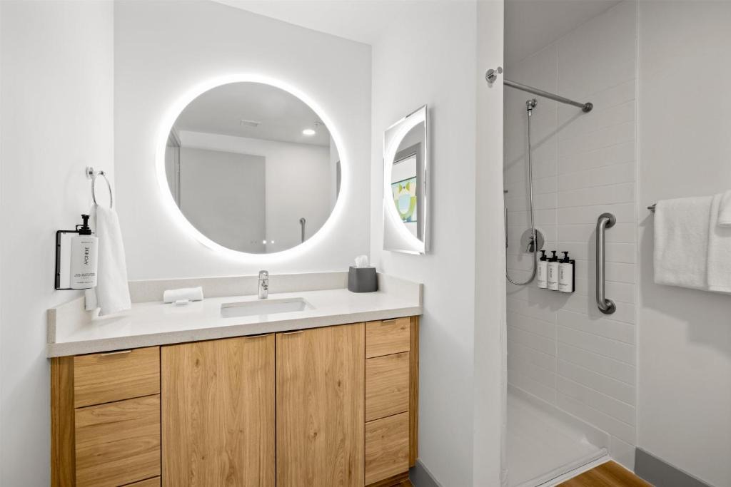Mesa Hotel | The 233 Suites Unscripted By Hyatt