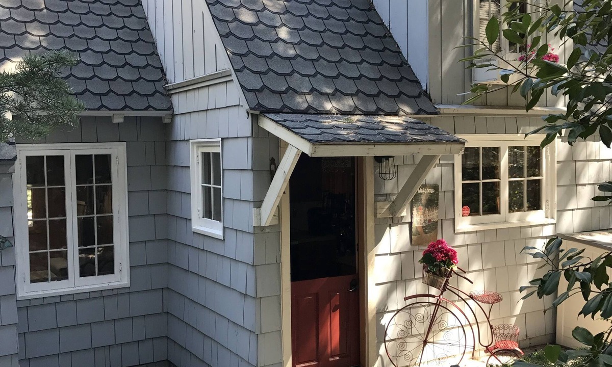 Lake Arrowhead House | The Butterfly Cottage - Charming, Quaint Close To All Attractions!