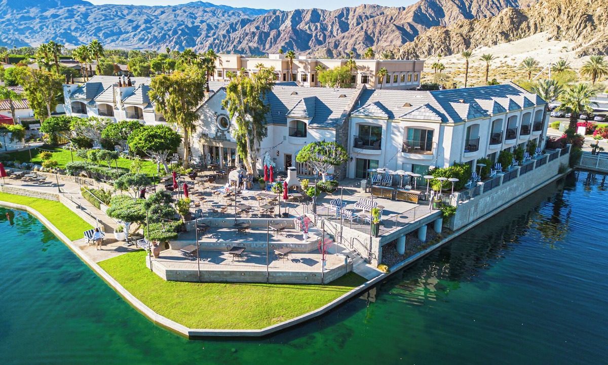 La Quinta Hotel | The Chateau at Lake La Quinta