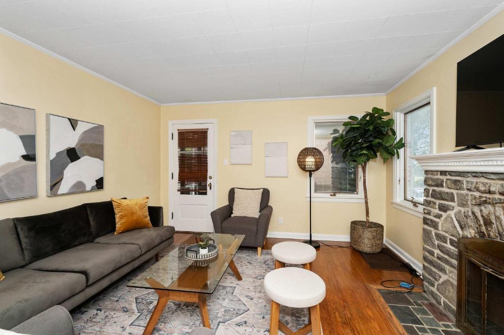 Roselawn Finance House | The Cincinnati Charm