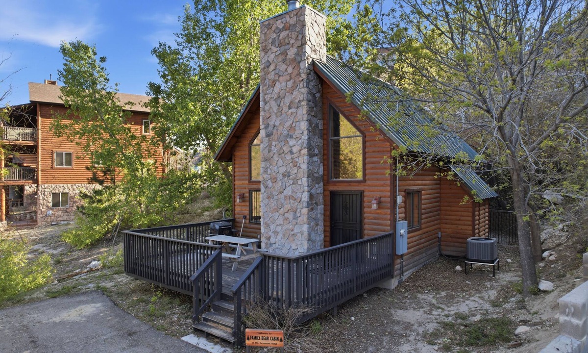 Summerhaven Cabin | The Family Bear Cabin at Mt. Lemmon Hotel