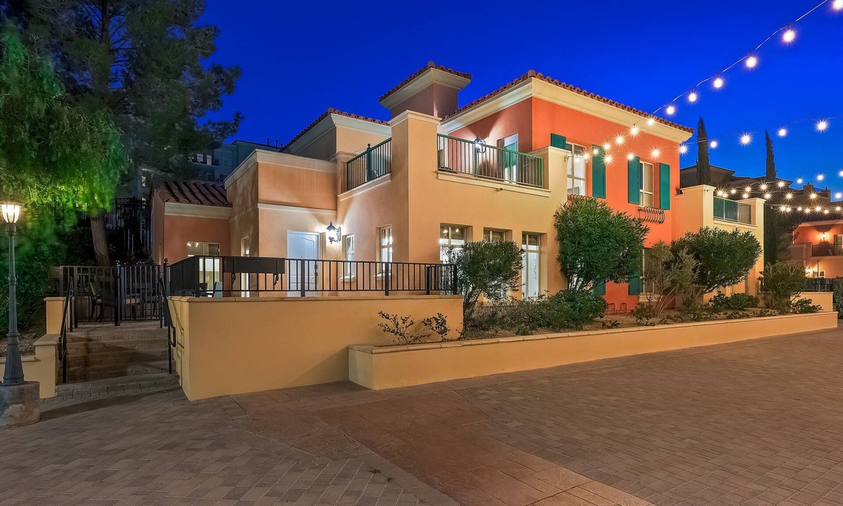 Lake Las Vegas House | The Ideal Townhouse Getaway