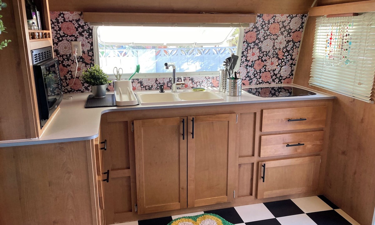 Spring Valley House | The Not So Tiny, TINY HOUSE. “THE Retro”