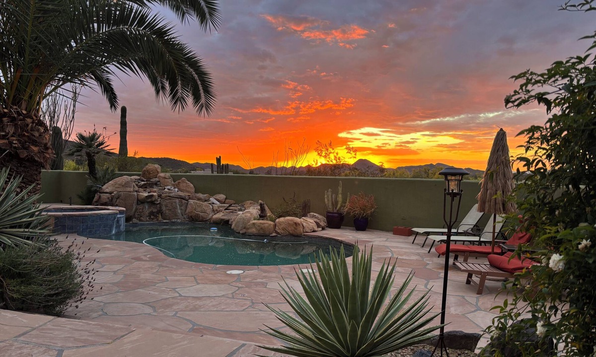 Carefree House | THE PERFECT HOME: THE BEST! Private,Immaculate,Pool/Spa,Views,Easy walk to Town!