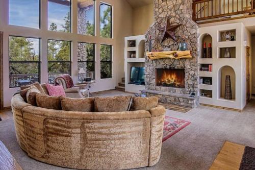 Torreon House | Torreon Family Cabin Large Decks and Open Floorplan