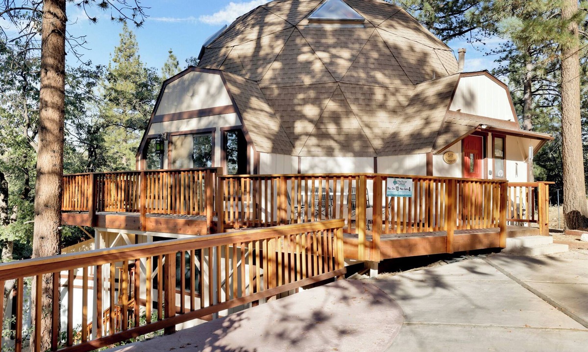 Upper Moonridge Cabin | Travertine Dome Home in Big Bear | Fun-Packed Mountain Chalet