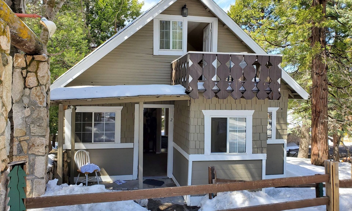 Twin Peaks Cabin | TreetopTerrace at The Twin Peaks Lodge