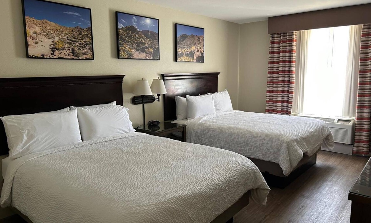 Barstow Hotel | Two Modern Rooms w/Free Breakfast Near I-15 + Famous Route 66 Museums!