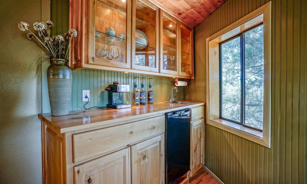 Parks House | Ultra-Charming, One-of-a-kind,Treasure! Central to Key Attractions! Magical