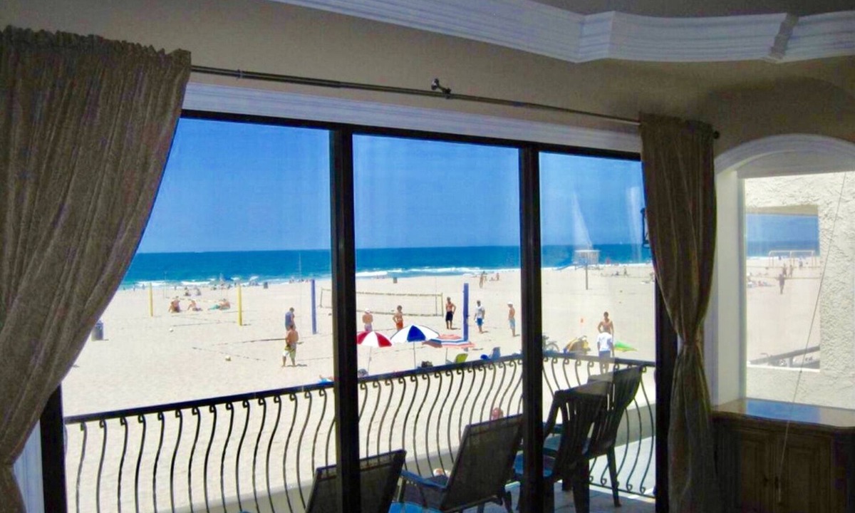 Hermosa Beach Condo | Ultra-Luxurious OCEANFRONT on The STRAND-Enjoy The Beach Life !