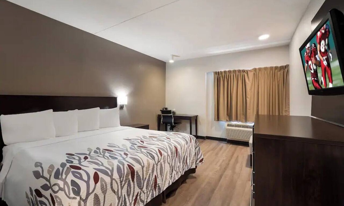 Cortaro Hotel | Unwind After the Road in Clean, Pet-Friendly Room Near Key Tucson Sites