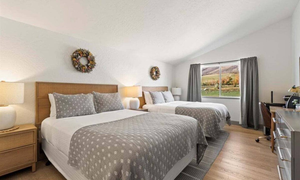 Zermatt Villa | Updated Villa w/Resort Amenities + Holistic Body Services Villa 3021-Q
