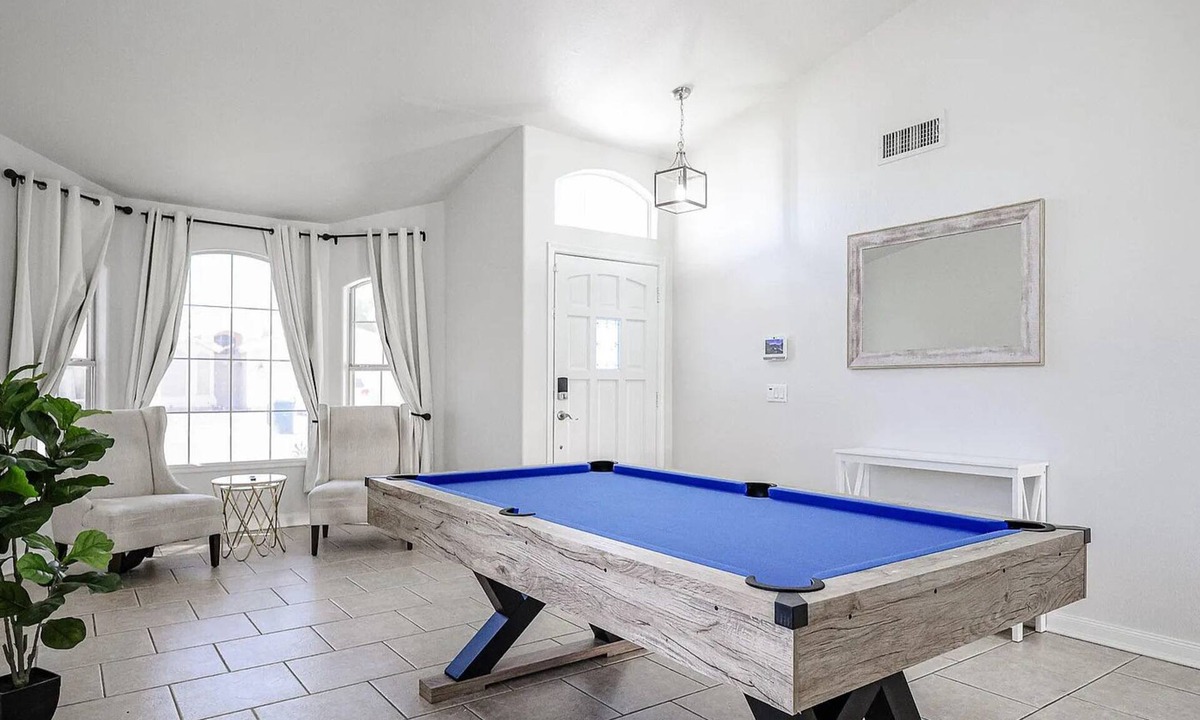 Avondale House | Upscale Desert Escape for gathering - peaceful serenity AND fun!