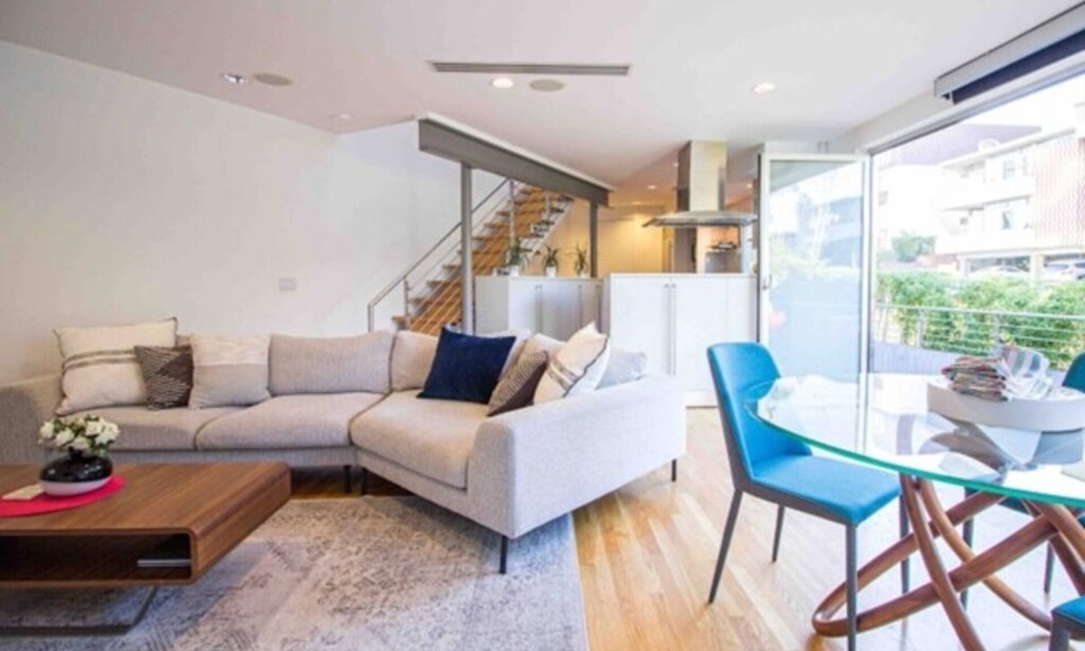 Sawtelle House | Urban Luxury House in Brentwood