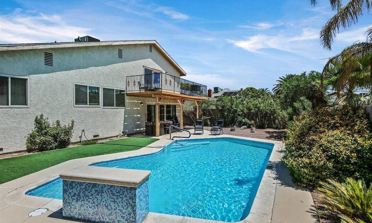 Chinatown House | Vegas 4BR Private Pool BBQ Games Near Strip